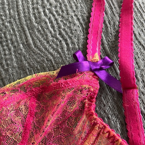 RARE Agent Provocateur Ariel Full Set — pink/purple lace w/ yellow - Picture 15 of 16